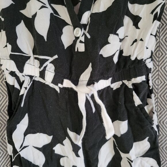 Crazy 8 Black And White Floral Romper Size 3T - Picture 9 of 13